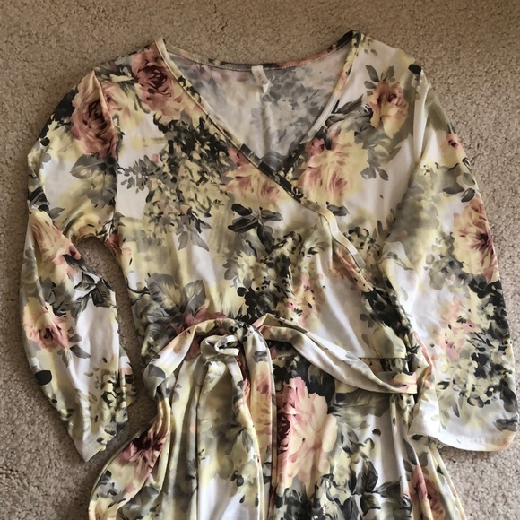 Pinkblush Ivory Floral Wrap Maternity Maxi Dress - Picture 4 of 5